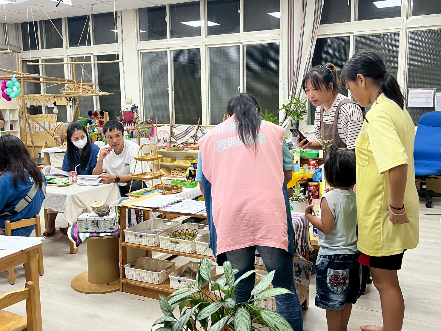 https://www.lsps.hlc.edu.tw/uploads/tadgallery/2025_10_02/172_LINE_ALBUM_1140930班親會_251001_6.jpg 